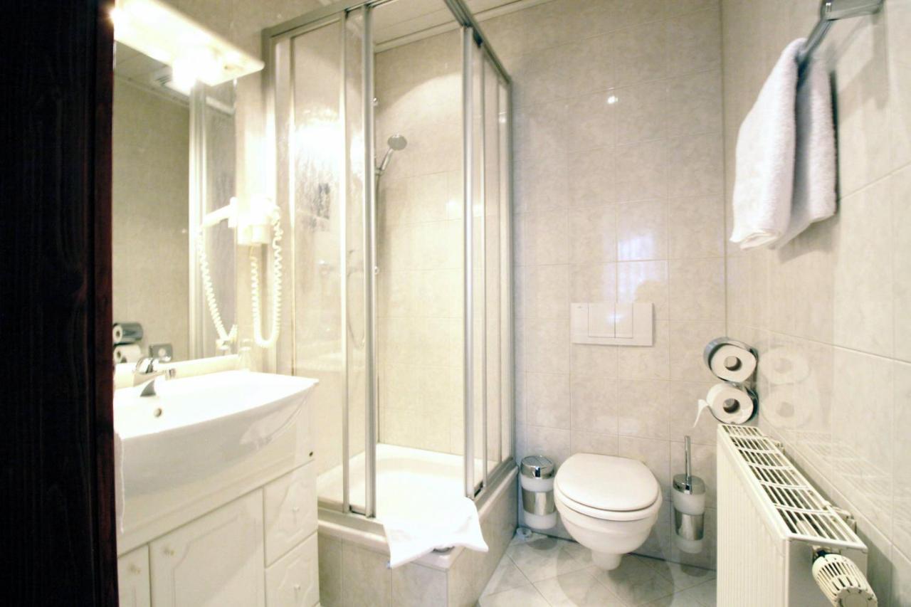 Hotel Promenadenhof Weissensee  ภายนอก รูปภาพ